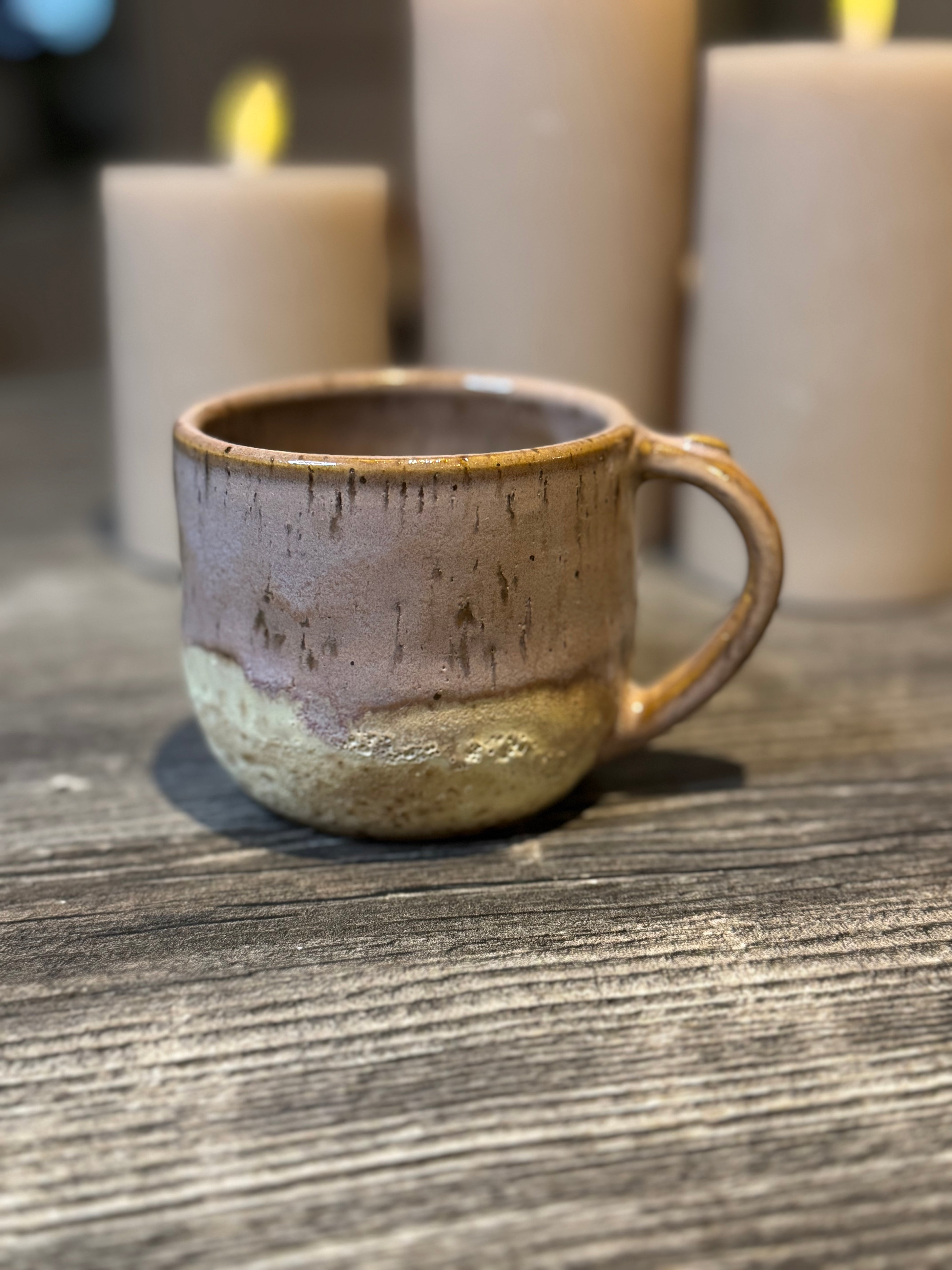 Lilla kop med skumgus