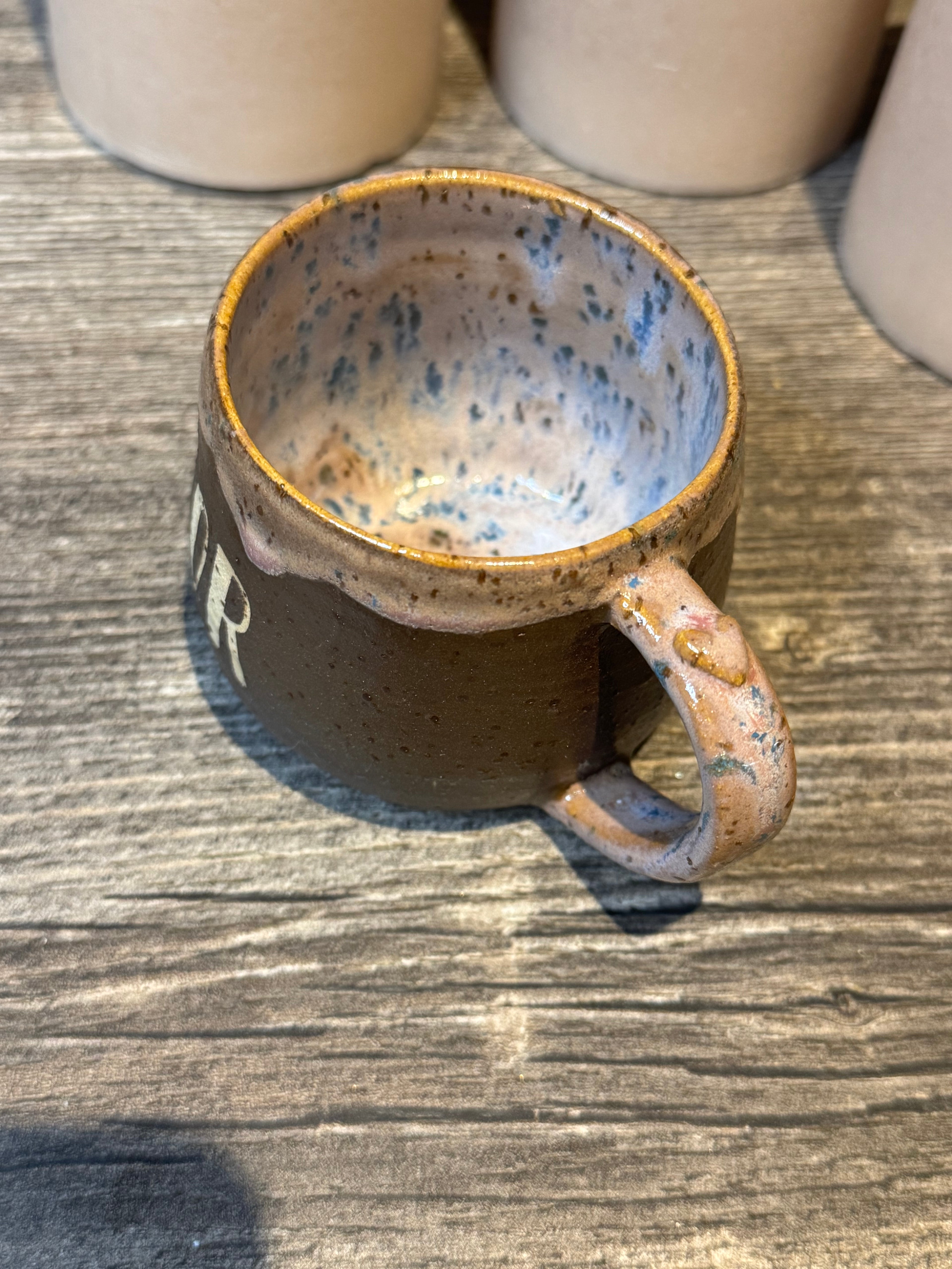 Mor kop brun med lilla dryp